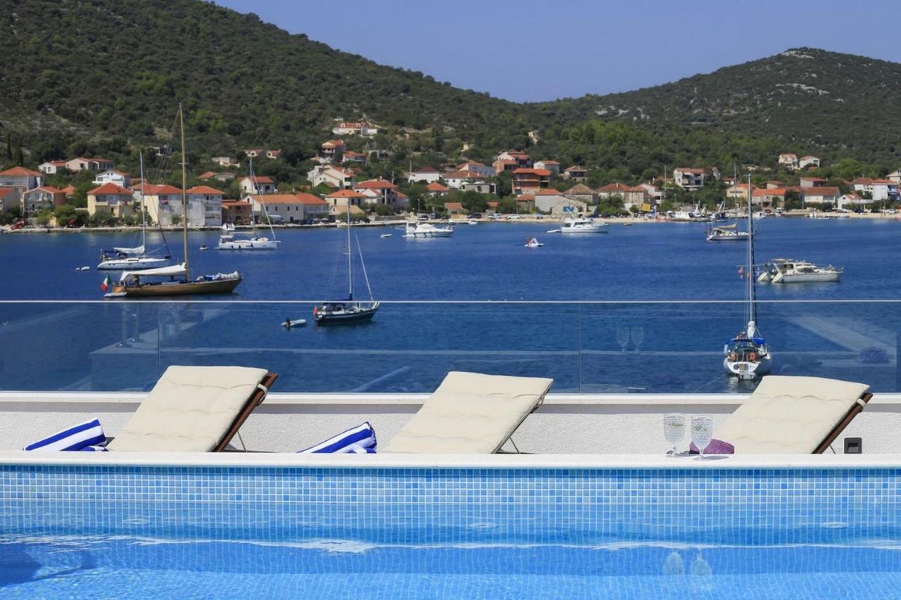 Villa Adastra Vinišće Eksteriør billede